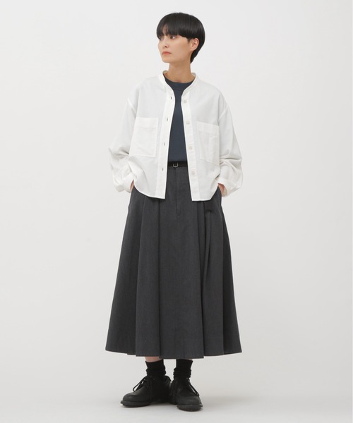 MHL.（エムエイチエル）の「FINE COTTON WOOL TWILL（シャツ/ブラウス・レディース・ネイビー/ホワイト・2/1）」の3枚目の写真