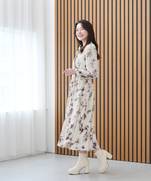 ASTORIA ODIER（アストリアオディール）の「レトロフラワーリボンタイワンピース（ワンピース・レディース・ワイン/ブラウン・SMALL/MEDIUM）」の4枚目の写真