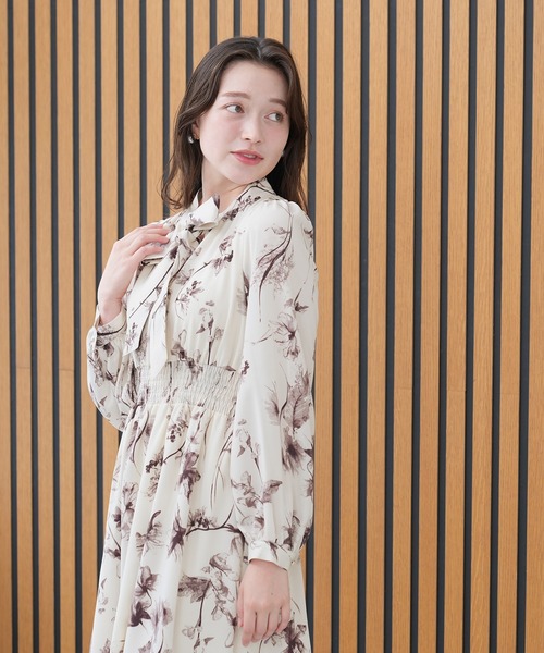 ASTORIA ODIER（アストリアオディール）の「レトロフラワーリボンタイワンピース（ワンピース・レディース・ワイン/ブラウン・SMALL/MEDIUM）」の7枚目の写真