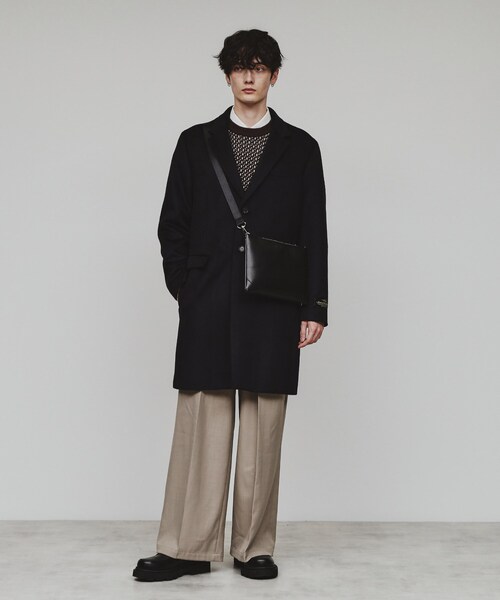 tk.TAKEO KIKUCHI（ティーケータケオキクチ）の「Refined Leather サコッシュ（ショルダーバッグ・メンズ・ブラック/ダークブラウン/ブラック系・00）」の4枚目の写真