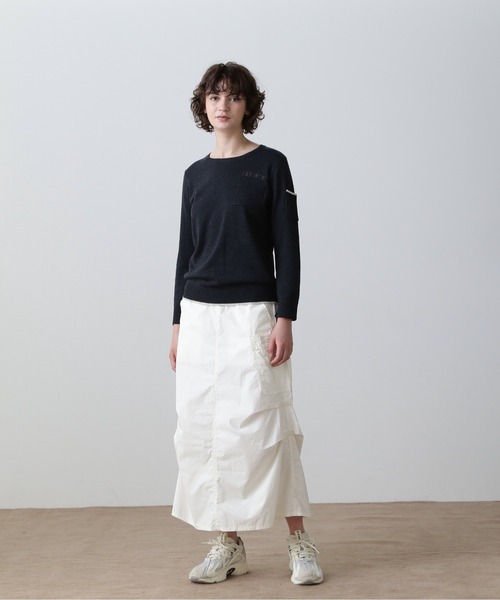 AVIREX(アヴィレックス)の「FATIGUE KNIT TOPS/ファティーグニットトップス(ニット/セーター・レディース・レッド/ブラック/ホワイト系2・L/M/S)」の4枚目の写真
