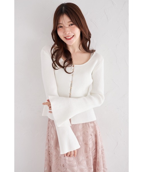 tocco closet（トッコ　クローゼット）の「フレアスリーブラメリブニットプルオーバー（ニット/セーター・レディース・ボルドー/オフホワイト/ブルー・M）」の2枚目の写真