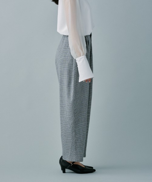 terrace(テラス)の「ツイードタックパンツ(その他パンツ・レディース・ホワイト系/ブラック系・MEDIUM)」の8枚目の写真