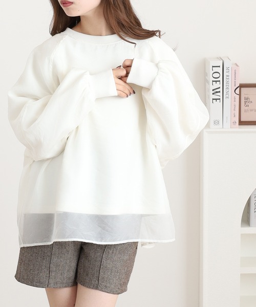 OMNES(オムネス)の「オーガンジーレイヤードダンボールニットボリューム袖プルオーバー(Tシャツ/カットソー・レディース・オフホワイト/ブルー・FREE)」の1枚目の写真