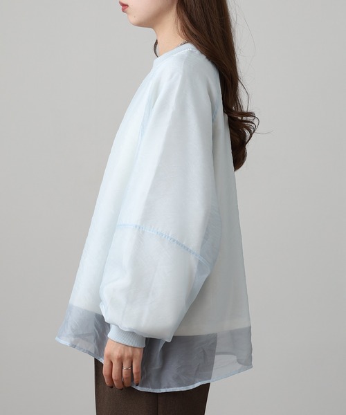 OMNES(オムネス)の「オーガンジーレイヤードダンボールニットボリューム袖プルオーバー(Tシャツ/カットソー・レディース・オフホワイト/ブルー・FREE)」の14枚目の写真