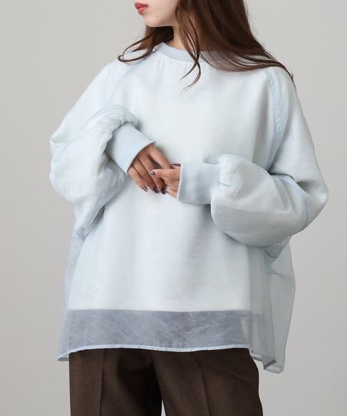 OMNES(オムネス)の「オーガンジーレイヤードダンボールニットボリューム袖プルオーバー(Tシャツ/カットソー・レディース・オフホワイト/ブルー・FREE)」の9枚目の写真