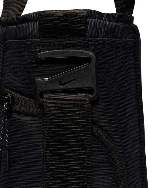 NIKE（ナイキ）の「ナイキ スポーツウェア コミュート トートバッグ (20L) / Nike Sportswear Commute Tote Bag (20L) FZ6130-011 Black（トートバッグ・メンズ・ブラック・ONE SIZE）」の11枚目の写真