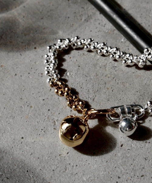 Soierie(ソワリー)の「【ZOZOTOWN 別注】ポム チェーン ブレスレット / Pome chain bracelet(ブレスレット・レディース・シルバー×ゴールド・FREE)」の2枚目の写真