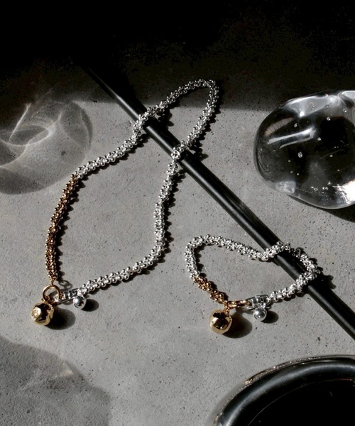 Soierie(ソワリー)の「【ZOZOTOWN 別注】ポム チェーン ブレスレット / Pome chain bracelet(ブレスレット・レディース・シルバー×ゴールド・FREE)」の6枚目の写真