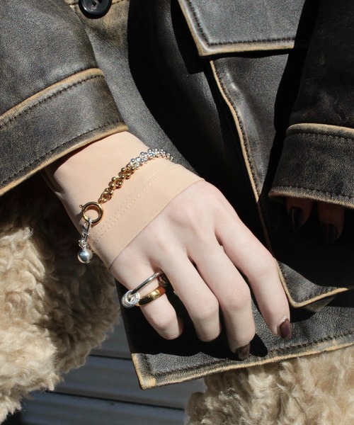 Soierie(ソワリー)の「【ZOZOTOWN 別注】ポム チェーン ブレスレット / Pome chain bracelet(ブレスレット・レディース・シルバー×ゴールド・FREE)」の8枚目の写真