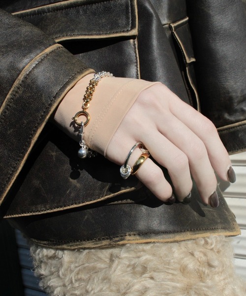 Soierie(ソワリー)の「【ZOZOTOWN 別注】ポム チェーン ブレスレット / Pome chain bracelet(ブレスレット・レディース・シルバー×ゴールド・FREE)」の9枚目の写真