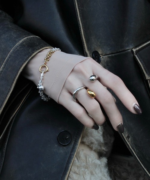 Soierie(ソワリー)の「【ZOZOTOWN 別注】ポム チェーン ブレスレット / Pome chain bracelet(ブレスレット・レディース・シルバー×ゴールド・FREE)」の11枚目の写真