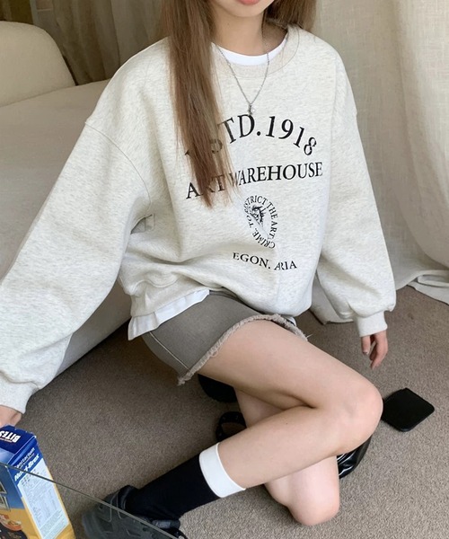 shopnikoniko(ショップニコニコ)の「トレーナー オーバーサイズ ロゴプリント スウェット(スウェット・レディース・グレー・フリー)」の4枚目の写真