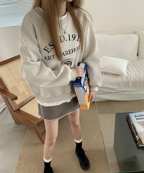shopnikoniko(ショップニコニコ)の「トレーナー オーバーサイズ ロゴプリント スウェット(スウェット・レディース・グレー・フリー)」の5枚目の写真