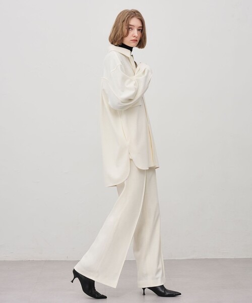 uncrave(アンクレイヴ)の「コンプレストウール ストレートパンツ(その他パンツ・レディース・ブラック系/ホワイト系・0/1/2)」の4枚目の写真