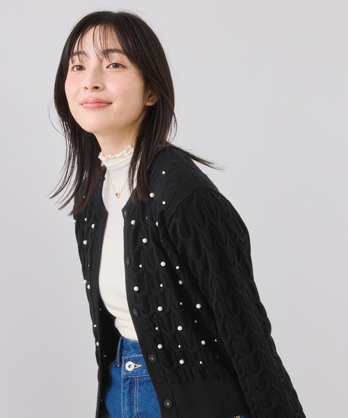 VIS（ビス）の「パールケーブルカーディガン（カーディガン/ボレロ・レディース・チャコールグレー/ブラック/サックスブルー・FREE）」の2枚目の写真