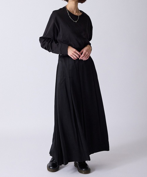 c/est(シーエ)の「c/est/シーエ EESTERA エスター プリーツ ロングスカート 秋物 秋服 2026年秋冬(スカート・レディース・ブラック/ブラウン・FREE)」の2枚目の写真