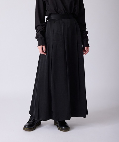 c/est(シーエ)の「c/est/シーエ EESTERA エスター プリーツ ロングスカート 秋物 秋服 2026年秋冬(スカート・レディース・ブラック/ブラウン・FREE)」の4枚目の写真
