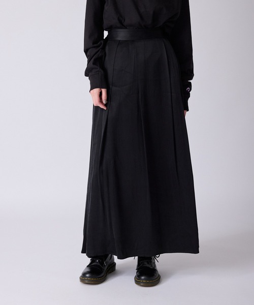 c/est(シーエ)の「c/est/シーエ EESTERA エスター プリーツ ロングスカート 秋物 秋服 2026年秋冬(スカート・レディース・ブラック/ブラウン・FREE)」の6枚目の写真