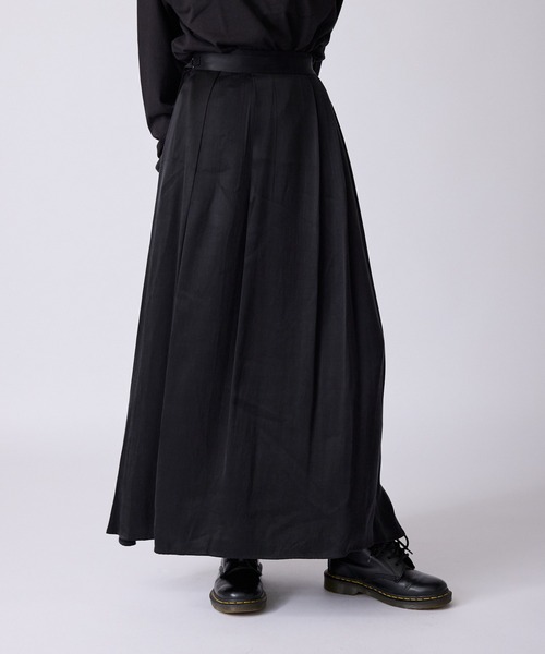 c/est(シーエ)の「c/est/シーエ EESTERA エスター プリーツ ロングスカート 秋物 秋服 2026年秋冬(スカート・レディース・ブラック/ブラウン・FREE)」の8枚目の写真