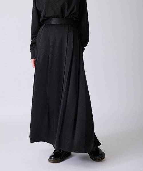 c/est(シーエ)の「c/est/シーエ EESTERA エスター プリーツ ロングスカート 秋物 秋服 2026年秋冬(スカート・レディース・ブラック/ブラウン・FREE)」の7枚目の写真