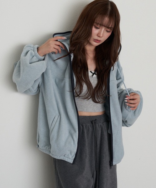 RAY CASSIN(レイカズン)の「フードジップフリース(スウェット・レディース・チャコールグレー/ベージュ系その他2/ブルー/ライトベージュ・FREE)」の4枚目の写真