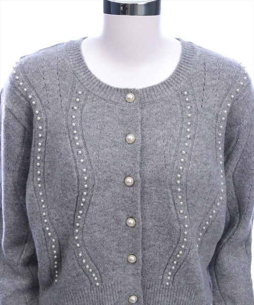 CLEAR BASIC（クリアベーシック）の「パールデザイン長袖ニットカーディガン[オフィスカジュアル 着回し抜群 大人]（カーディガン/ボレロ・レディース・サックスブルー/グレー/オフホワイト・F）」の9枚目の写真