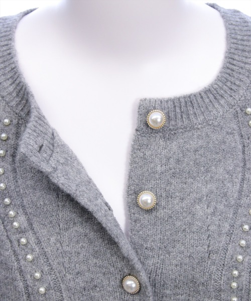 CLEAR BASIC（クリアベーシック）の「パールデザイン長袖ニットカーディガン[オフィスカジュアル 着回し抜群 大人]（カーディガン/ボレロ・レディース・サックスブルー/グレー/オフホワイト・F）」の12枚目の写真
