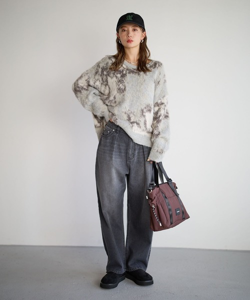 BAYFLOW（ベイフロー）の「[トレンドシルエット]タックカーブデニム（デニムパンツ・レディース・インディゴブルー/ブラック・SMALL/MEDIUM）」の4枚目の写真