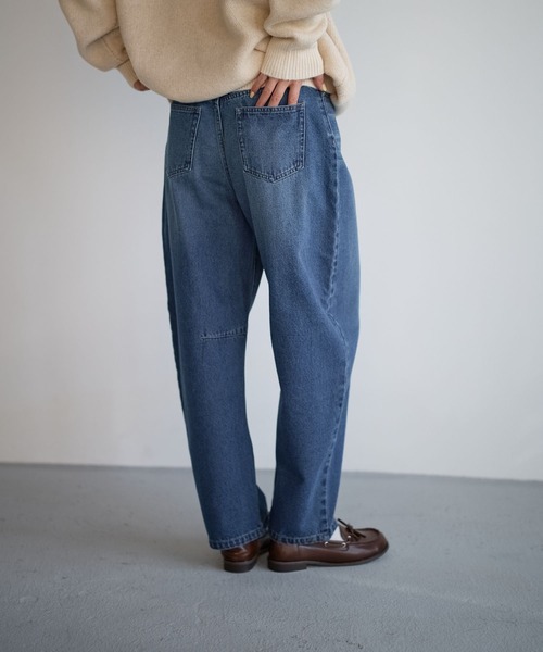 BAYFLOW（ベイフロー）の「[トレンドシルエット]タックカーブデニム（デニムパンツ・レディース・インディゴブルー/ブラック・SMALL/MEDIUM）」の13枚目の写真