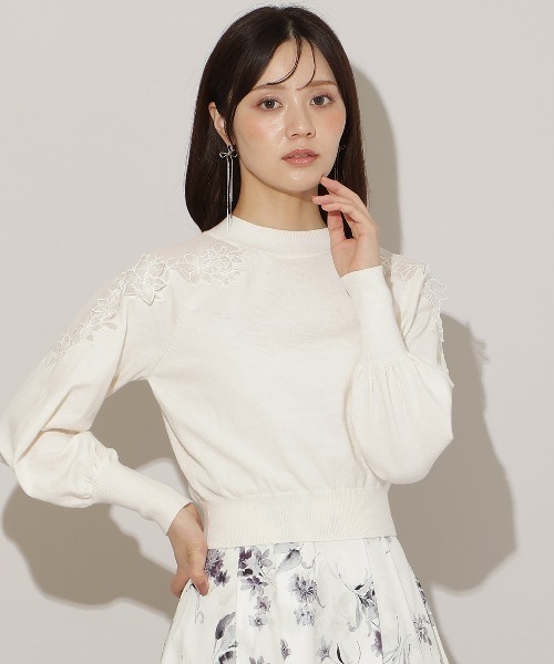 WILLSELECTION（ウィルセレクション）の「ショルダーエンブロイダリーニット（ニット/セーター・レディース・ブラック/サックスブルー/グレイッシュベージュ/オフホワイト・FREE）」の9枚目の写真