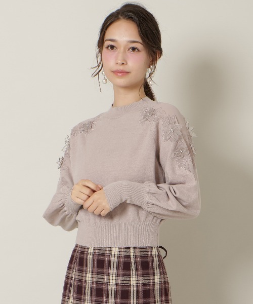 WILLSELECTION（ウィルセレクション）の「ショルダーエンブロイダリーニット（ニット/セーター・レディース・ブラック/サックスブルー/グレイッシュベージュ/オフホワイト・FREE）」の12枚目の写真