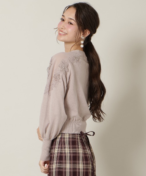 WILLSELECTION（ウィルセレクション）の「ショルダーエンブロイダリーニット（ニット/セーター・レディース・ブラック/サックスブルー/グレイッシュベージュ/オフホワイト・FREE）」の13枚目の写真