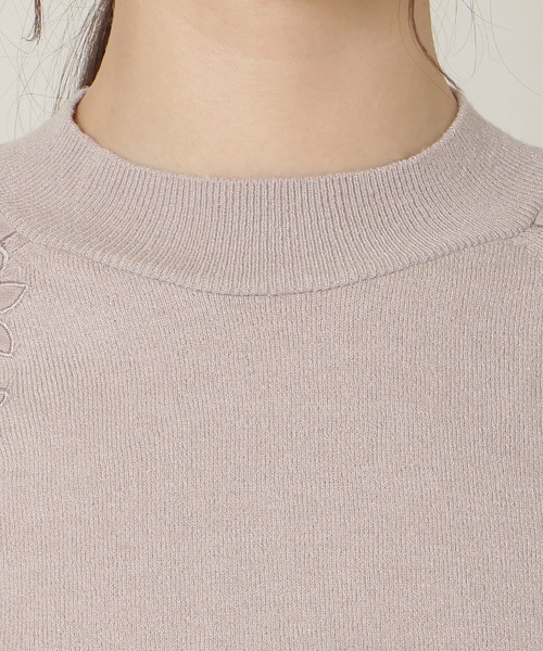 WILLSELECTION（ウィルセレクション）の「ショルダーエンブロイダリーニット（ニット/セーター・レディース・ブラック/サックスブルー/グレイッシュベージュ/オフホワイト・FREE）」の15枚目の写真