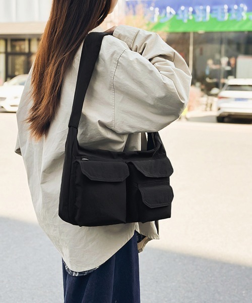 Miniministore(ミニミニストア)の「ショルダーバッグ 肩掛けナイロン鞄 軽量(ショルダーバッグ・レディース・ブラック/カーキ/ブルー/アイボリー/イエロー/ラベンダー/ダークベージュ・FREE)」の9枚目の写真
