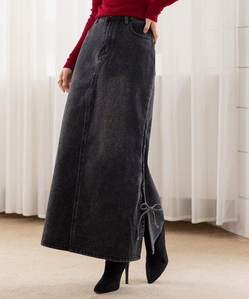 DAY CLOSET(デイ クローゼット)の「サイドリボン×マーメイドラインに熱視線。スリット入りピーチスキン加工デニムスカート レディース(デニムスカート・レディース・ブラック/ブルー・L/M)」の2枚目の写真