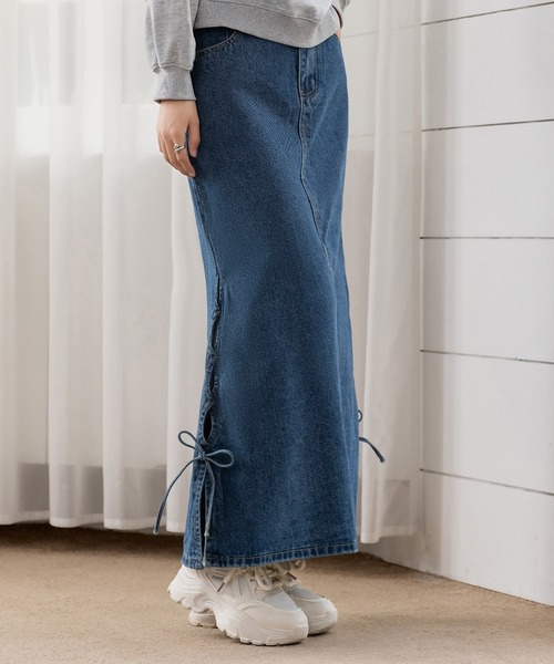 DAY CLOSET(デイ クローゼット)の「サイドリボン×マーメイドラインに熱視線。スリット入りピーチスキン加工デニムスカート レディース(デニムスカート・レディース・ブラック/ブルー・L/M)」の15枚目の写真