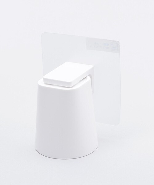 212 KITCHEN STORE（トゥワントゥキッチンストア）の「フィルムフックマグネットマウスウォッシュタンブラー WH 山崎実業 ＜tower タワー＞（キッチン収納・レディース・その他・00）」の2枚目の写真