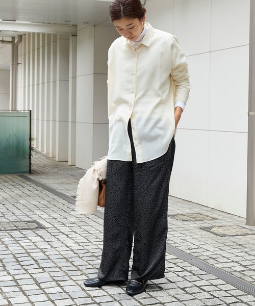 MICA&DEAL（マイカ＆ディール）の「レオパードプリントストレートパンツ（その他パンツ・レディース・チャコールグレー/ベージュ・FREE）」の4枚目の写真