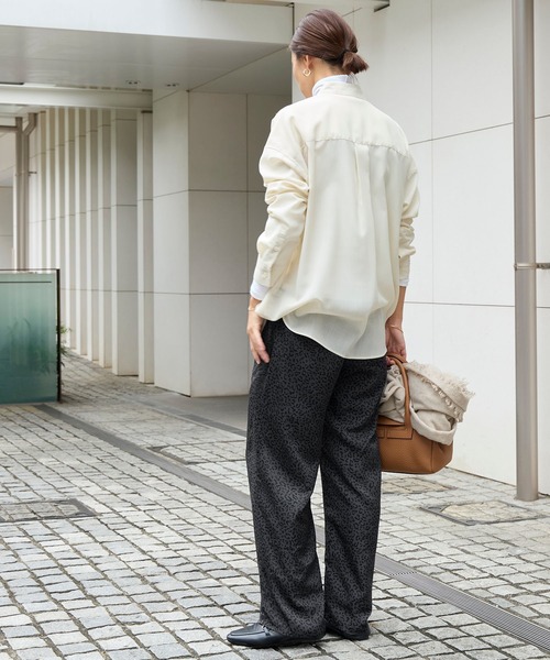 MICA&DEAL（マイカ＆ディール）の「レオパードプリントストレートパンツ（その他パンツ・レディース・チャコールグレー/ベージュ・FREE）」の12枚目の写真