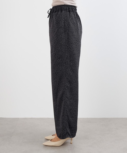 MICA&DEAL（マイカ＆ディール）の「レオパードプリントストレートパンツ（その他パンツ・レディース・チャコールグレー/ベージュ・FREE）」の15枚目の写真