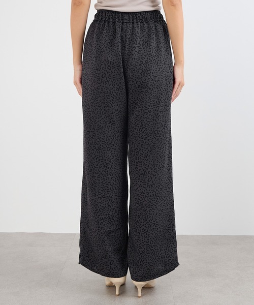 MICA&DEAL（マイカ＆ディール）の「レオパードプリントストレートパンツ（その他パンツ・レディース・チャコールグレー/ベージュ・FREE）」の16枚目の写真