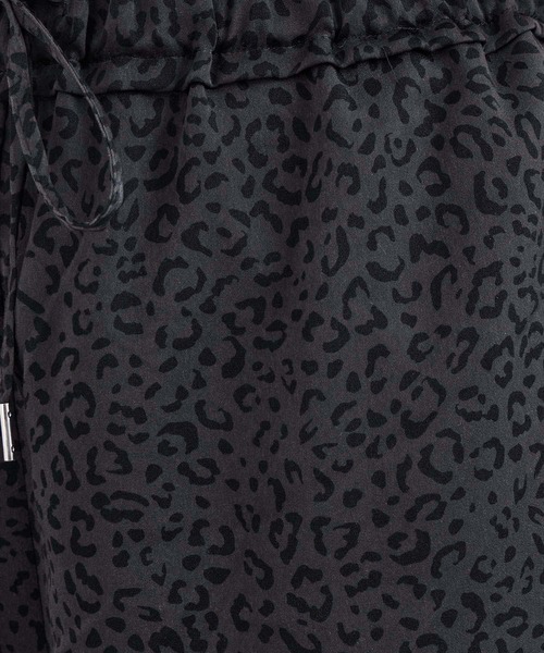 MICA&DEAL（マイカ＆ディール）の「レオパードプリントストレートパンツ（その他パンツ・レディース・チャコールグレー/ベージュ・FREE）」の20枚目の写真