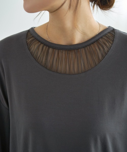 STYLE DELI（スタイルデリ）の「【Made in JAPAN】部分チュールのとろけるカットソートップス（Tシャツ/カットソー・レディース・チャコールグレー/ホワイト/ブラック・MEDIUM）」の5枚目の写真