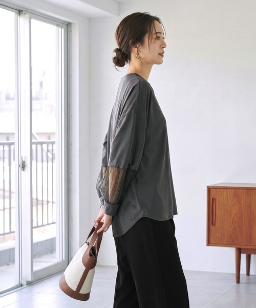 STYLE DELI（スタイルデリ）の「【Made in JAPAN】部分チュールのとろけるカットソートップス（Tシャツ/カットソー・レディース・チャコールグレー/ホワイト/ブラック・MEDIUM）」の7枚目の写真