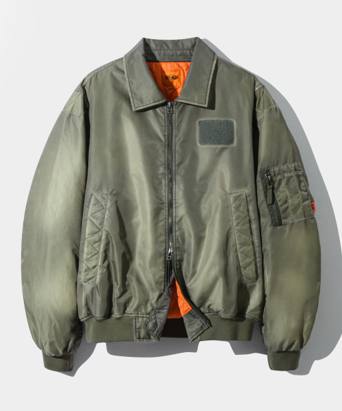 DIMITRI BLACK（ディミトリブラック）の「VLAD ダイングダーティウォッシュドエビエーター航空ジャケット_オリーブ（MA-1・レディース・その他・LARGE/MEDIUM）」の2枚目の写真