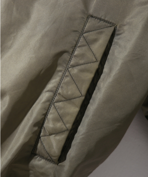 DIMITRI BLACK（ディミトリブラック）の「VLAD ダイングダーティウォッシュドエビエーター航空ジャケット_オリーブ（MA-1・レディース・その他・LARGE/MEDIUM）」の11枚目の写真