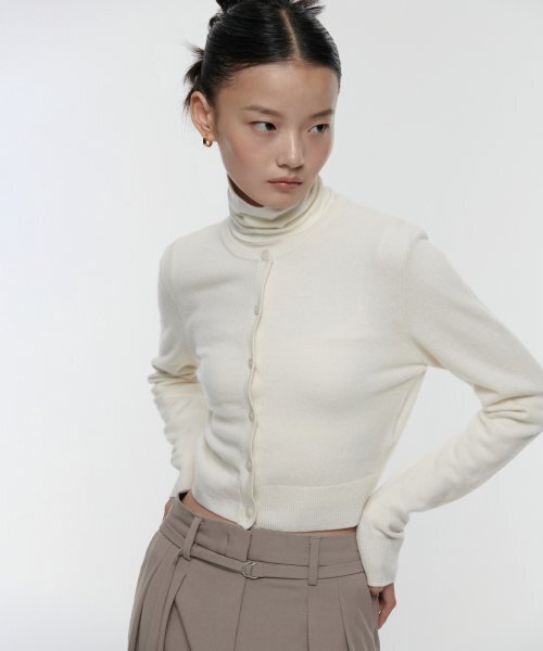 MUSINSA STANDARD WOMAN（ムシンサスタンダードウーマン）の「ウィメンズラムウールラウンドネッククロップカーディガン[アイボリー]（カーディガン/ボレロ・レディース・その他・SMALL/MEDIUM/LARGE/X-SMALL）」の4枚目の写真