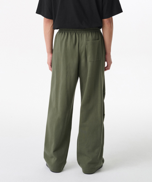 MUSINSA STANDARD（ムシンサスタンダード）の「パラシュートスウェットパンツ [カーキ]（スウェットパンツ・メンズ・その他・SMALL/MEDIUM/LARGE/X-LARGE/XX-LARGE）」の2枚目の写真