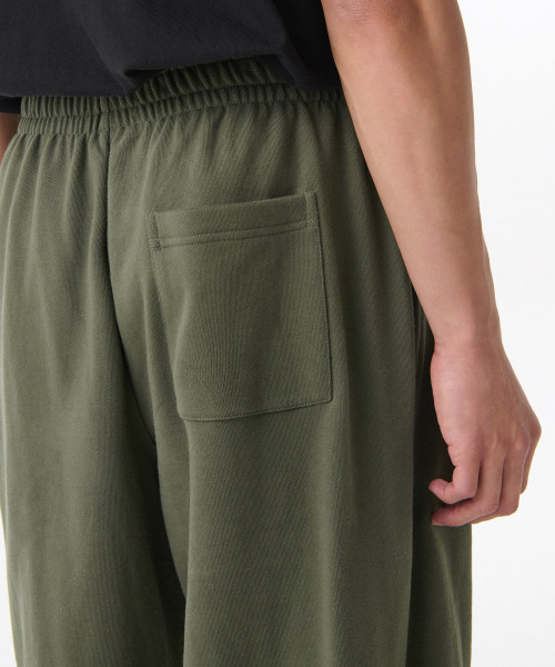 MUSINSA STANDARD（ムシンサスタンダード）の「パラシュートスウェットパンツ [カーキ]（スウェットパンツ・メンズ・その他・SMALL/MEDIUM/LARGE/X-LARGE/XX-LARGE）」の4枚目の写真